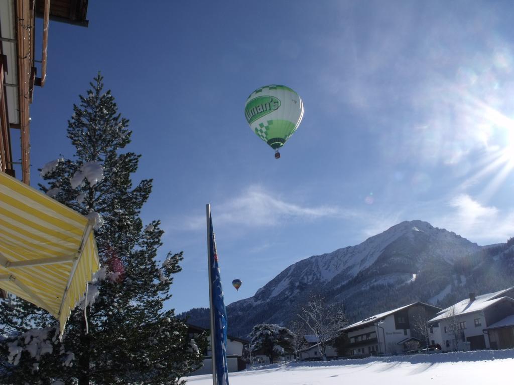 Pension Alpenblick Schattwald Exterior foto